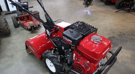 PRE-OWNED equipment snowblower